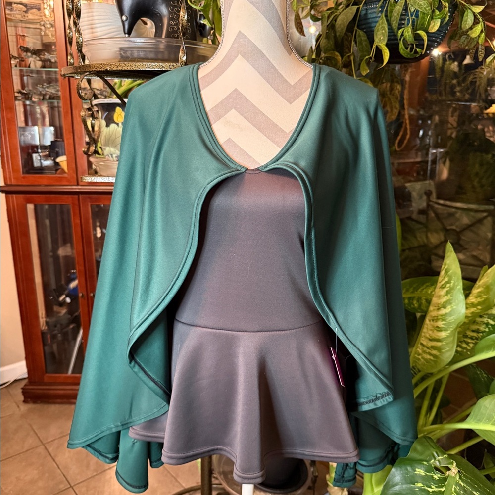 Caped Slytherin Women's Peplum Top